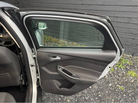 2015 Ford Focus TITANIUM 1.6 TDCI 5DR €7,995 thumbnail