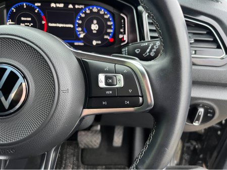 2022 Volkswagen T-Roc STYLE BLACK EDITION AUTOMATIC 2.0 DIESEL //ADAPTIVE CRUISE CONTROL//KEYLESS ENTRY//REVERSE CAMERA// thumbnail