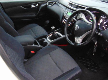 2016 Nissan Qashqai - thumbnail 16