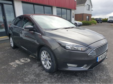 2016 Ford Focus - thumbnail 8