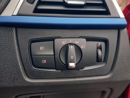 2017 BMW 3 Series - thumbnail 23