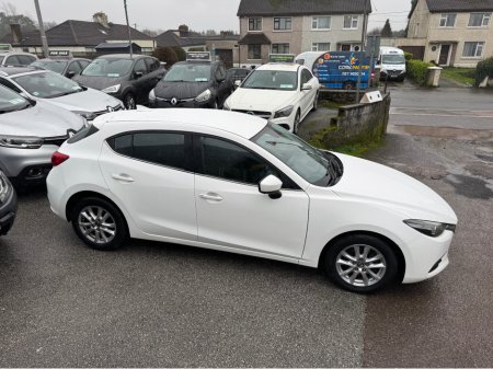 2017 Mazda Mazda3 1.5 SE NAV 105PS 5DR €9,900 thumbnail