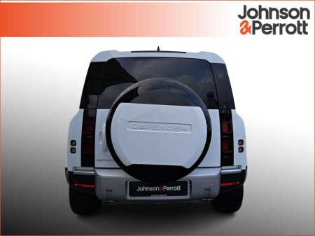 2025 Land Rover Defender 110 PHEV 300 As New €92,950 thumbnail