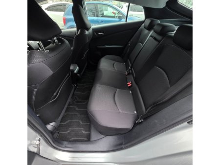 2022 Toyota Prius 1.8 Hybrid Luxury with Sat Navi & JBL €22,950 thumbnail