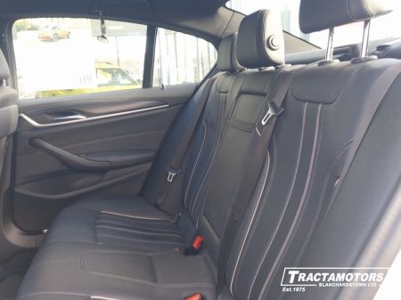 2023 BMW 5 Series - thumbnail 23