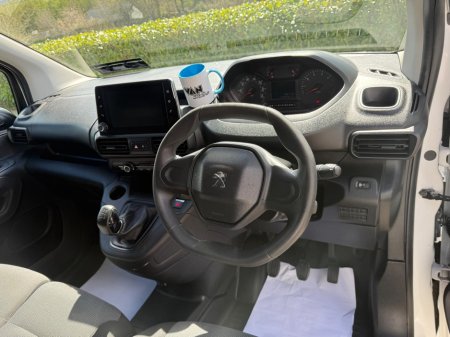 2020 Peugeot Partner - thumbnail 14