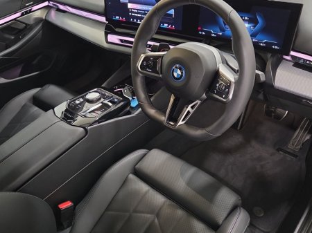 2025 BMW i5 - photo 6