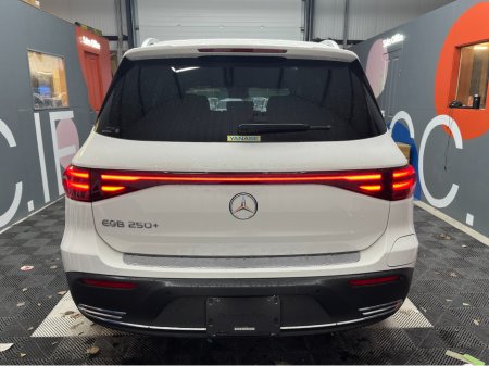 2024 Mercedes-Benz EQB - thumbnail 3