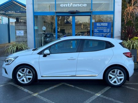 2020 Renault Clio DYNAMIQUE 1.0 TCE // NEW 2 YEAR NCT // AIR CONDITIONING // 16" ALLOYS €11,950 thumbnail