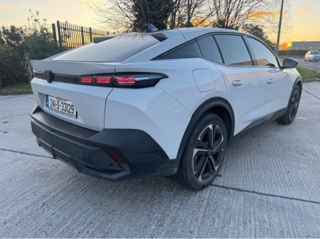 2024 Peugeot 408 ALLURE 1.2 130 AUTOMATIC 6 €30,995 thumbnail