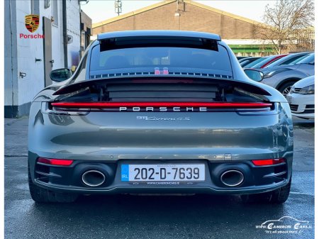 2020 Porsche 911 CARRERA 4SPEED Aventurine Green Metallic €144,950 thumbnail