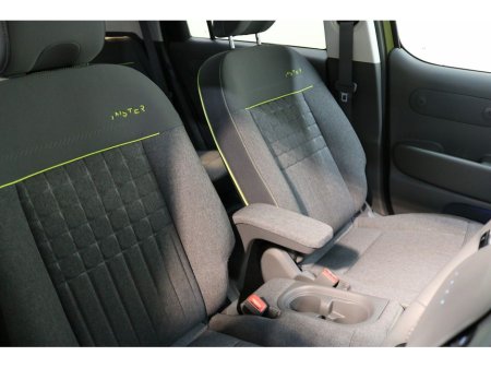 2026 Hyundai Inster CROSS IN AMAZONAS GREEN - ORDER YOURS TODAY thumbnail