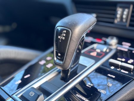 2022 Porsche Cayenne - thumbnail 18