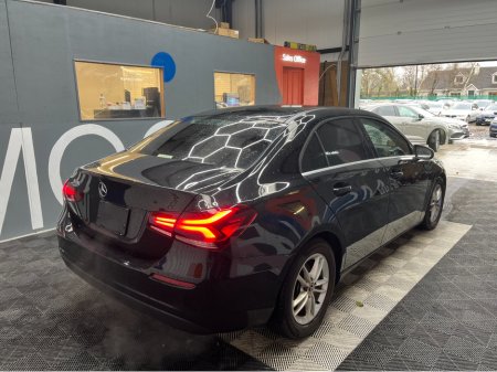 2021 Mercedes-Benz A Class 2021 MERCEDES-BENZ A180 SEDAN 1.4 AUTOMATIC / CRUISE CONTROL / REVERSE CAMERA / PADDLE SHIFTERS thumbnail