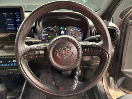 2021 Toyota Yaris - thumbnail 16