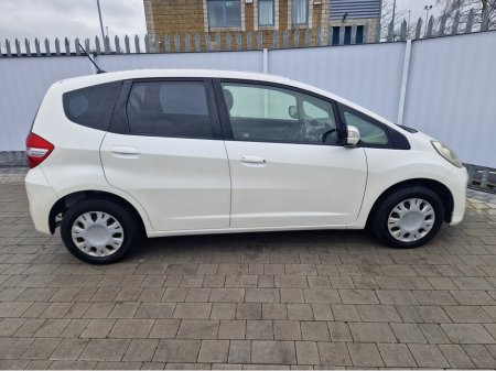 2013 Honda Fit 1.3 PETROL AUTOD €7,995 thumbnail