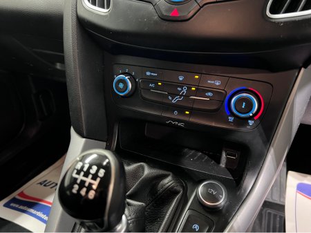 2015 Ford Focus 1.0 ECOBOOST ZETEC 125PS 5DR T €7,400 thumbnail