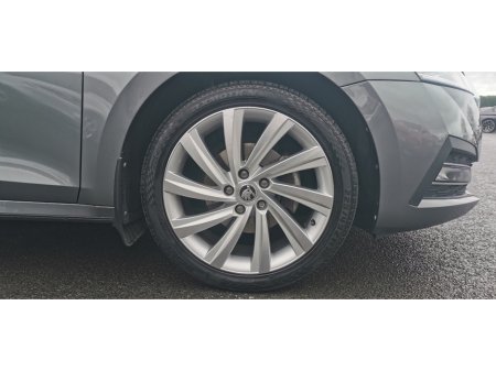 2023 Skoda Octavia - thumbnail 3
