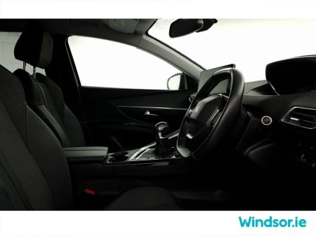 2023 Peugeot 3008 1.2 PureTech 130bhp Allure €31,995 thumbnail