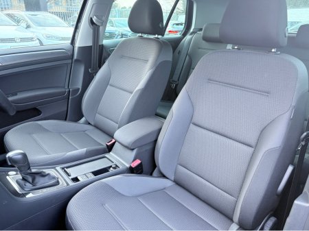 2020 Volkswagen Golf Auto 1.2tsi/ Nice car/Carplay €20,900 thumbnail