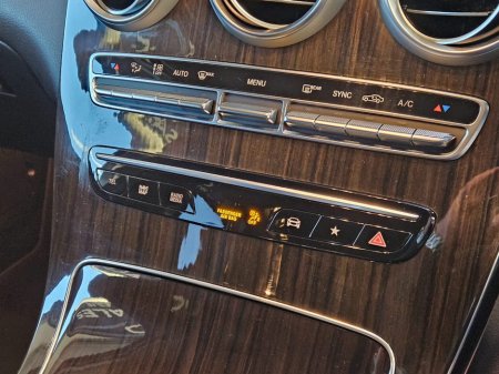 2021 Mercedes-Benz GLC Class GLC220d 4MATIC €35,950 thumbnail