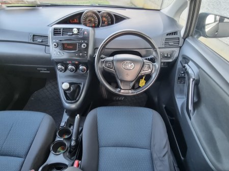 2018 Toyota Verso - thumbnail 15