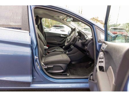 2022 Ford Fiesta 2022 Ford Fiesta Blue 1.0T EcoBoost 100PS Titanium €20,950 thumbnail