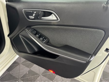 2016 Mercedes-Benz A Class - thumbnail 5