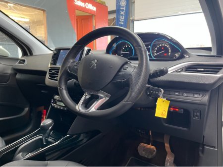 2020 Peugeot 2008 2020 PEUGEOT 2008 CROSSCITY 1.2 AUTOMATIC / CRUISE CONTROL / REVERSE CAMERA / HEATED SEATS / APPLE CARPLAY thumbnail