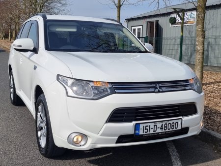 2015 Mitsubishi Outlander - thumbnail 6