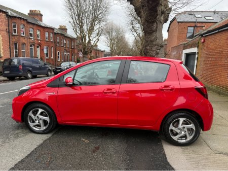 2015 Toyota Yaris - thumbnail 8