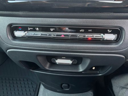 2026 Mercedes-Benz Vito SOLID REAR TAILGATE thumbnail