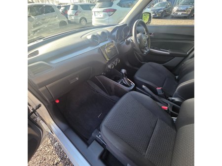 2017 Suzuki Swift 1.2 GLX Automatic €11,950 thumbnail