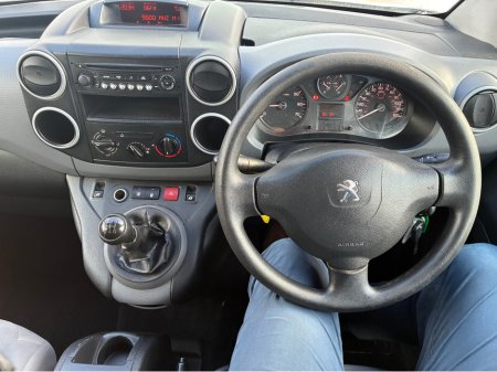 2014 Peugeot Partner 1.6 HDI 850 S L1 90 €3,450 thumbnail