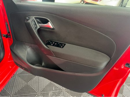 2012 Volkswagen Polo - thumbnail 6