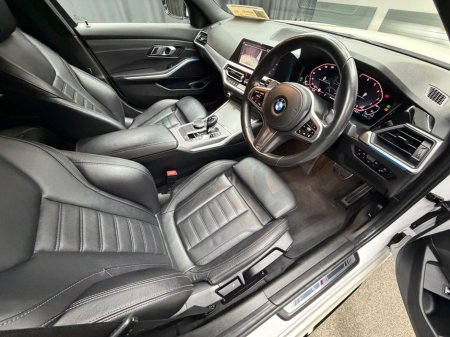 2021 BMW 3 Series - thumbnail 22