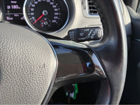 2015 Volkswagen Polo DBA-6RCJZ €12,500 thumbnail