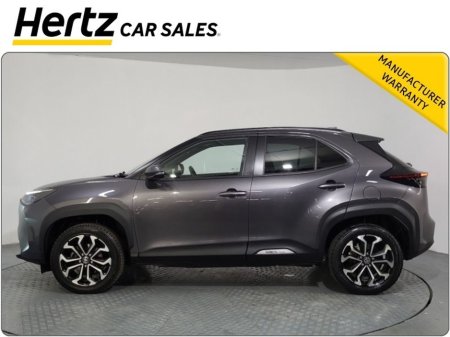 2023 Toyota Yaris DESIGN HEV 1.5 Petrol Automatic €25,895 thumbnail