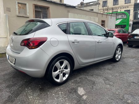 2013 Opel Astra SRI 1.4 I 100PS 5DR €4,995 thumbnail