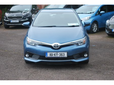 2016 Toyota Auris - thumbnail 2