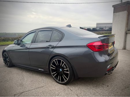 2017 BMW 3 Series - thumbnail 7