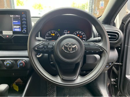 2020 Toyota Yaris - thumbnail 7