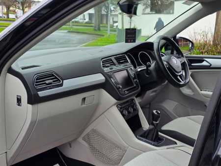 2017 Volkswagen Tiguan 2.0 TDI 150HP BMT Comfortline €13,999 thumbnail