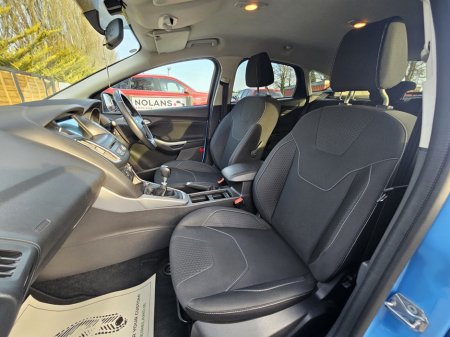 2017 Ford Focus - thumbnail 31