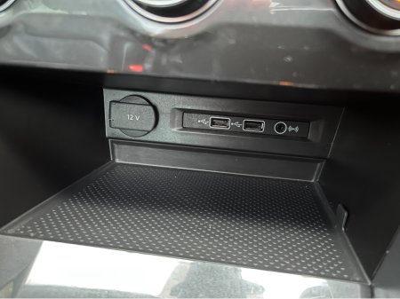 2020 Volkswagen Tiguan R-LINE AUTOMATIC 150HP 1.5 TSI //MASSIVE SPEC//FULL LEATHER//PANORAMIC GLASS ROOF//SAT NAV// €34,950 thumbnail