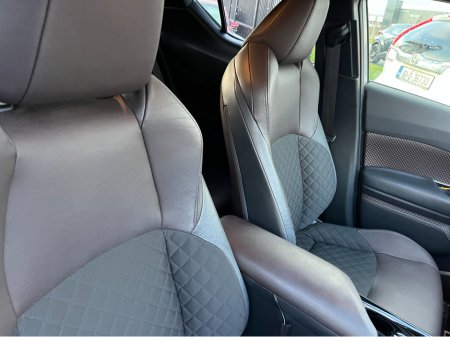 2017 Toyota C-HR 1.8 HYBRID AUTO LOW KM HIGH SPEC €17,750 thumbnail