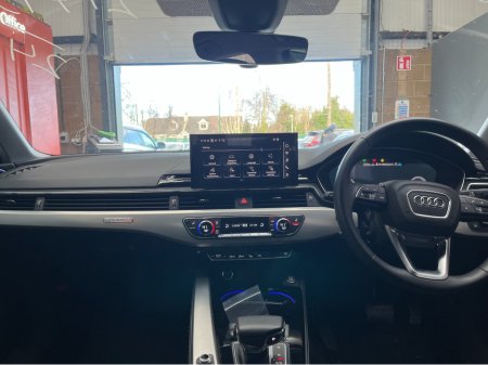 2024 Audi A4 2024 AUDI A4 40TDI QUATTRO ADVANCED 2.0 AUTOMATIC / CRUISE CONTROL / ELECTRIC MEMORY & HEATED SEATS / PADDLE SHIFTERS / APPLE CARPLAY / AMBIEN TLIGHTS thumbnail