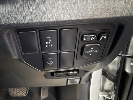 2015 Toyota Prius 1.8 Hybrid €11,990 thumbnail