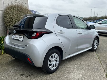 2021 Toyota Yaris - thumbnail 4