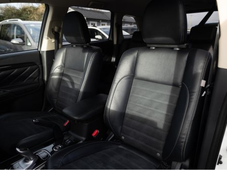 2016 Mitsubishi Outlander - thumbnail 21